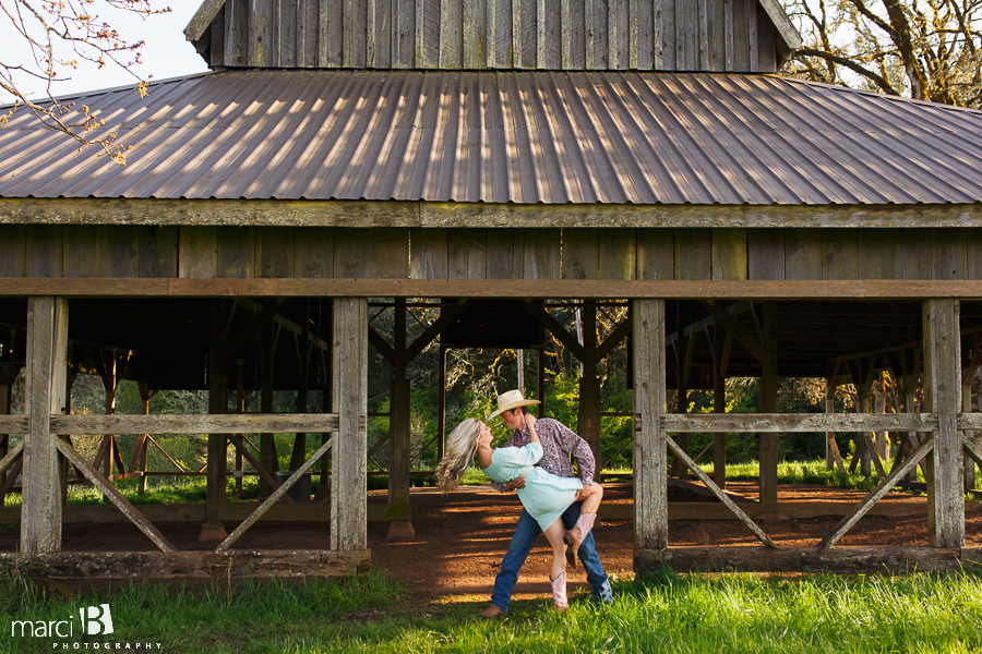 Engagement photographer - Corvallis - Bald Hill - country theme - barn
