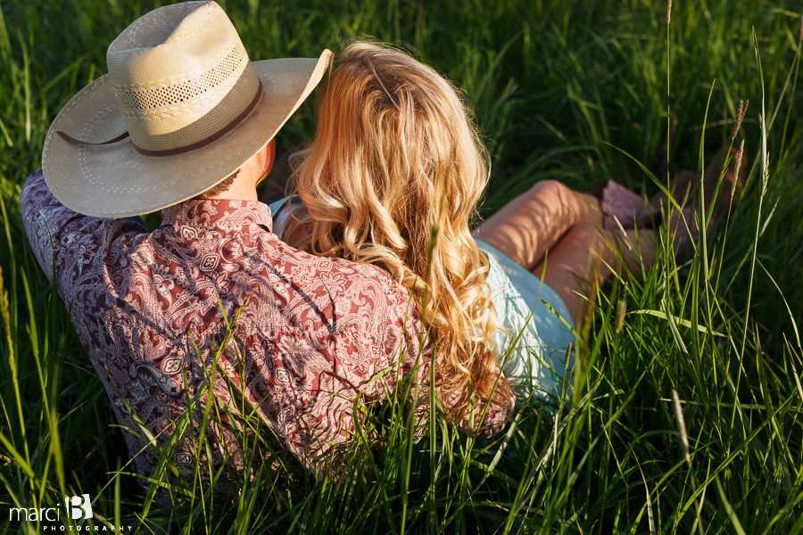 Engagement photographer - Corvallis - Bald Hill