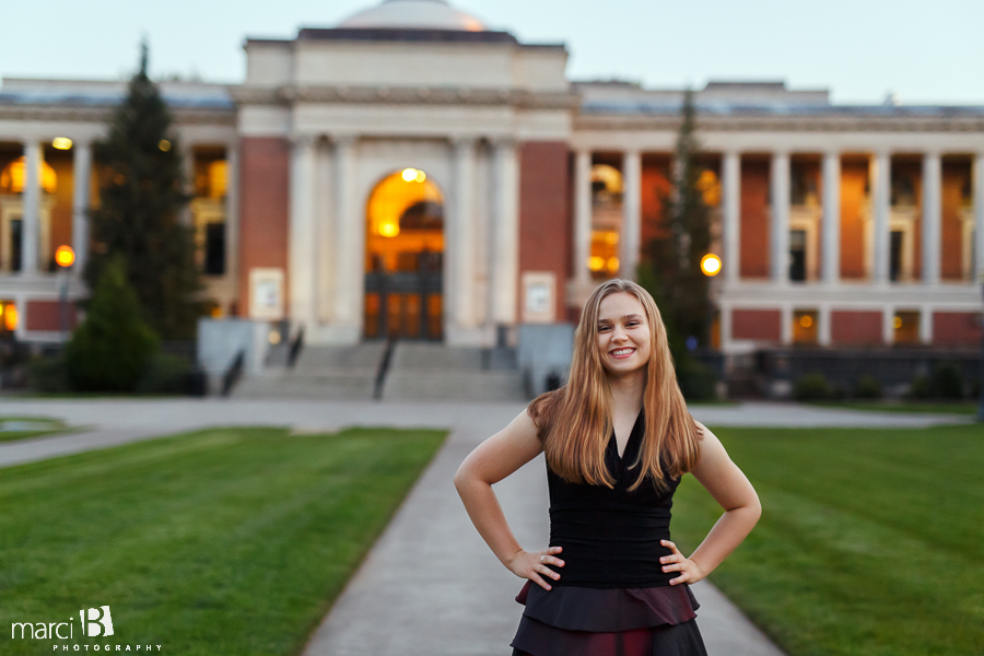 Portrait photographer - Oregon State University - spring - senior girl - MU
