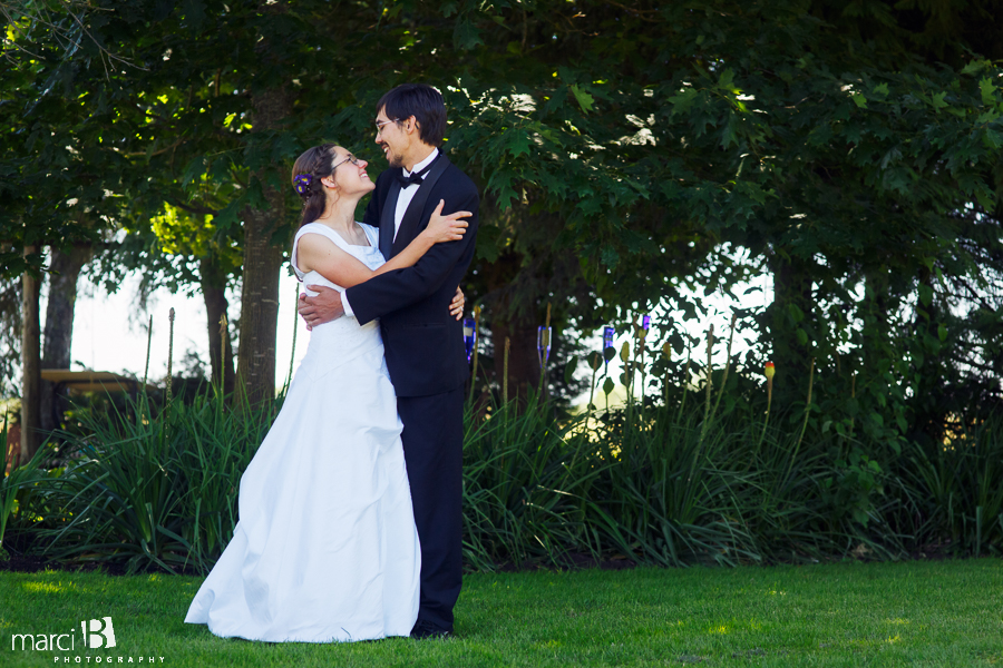 Corvallis wedding photography - bride and groom