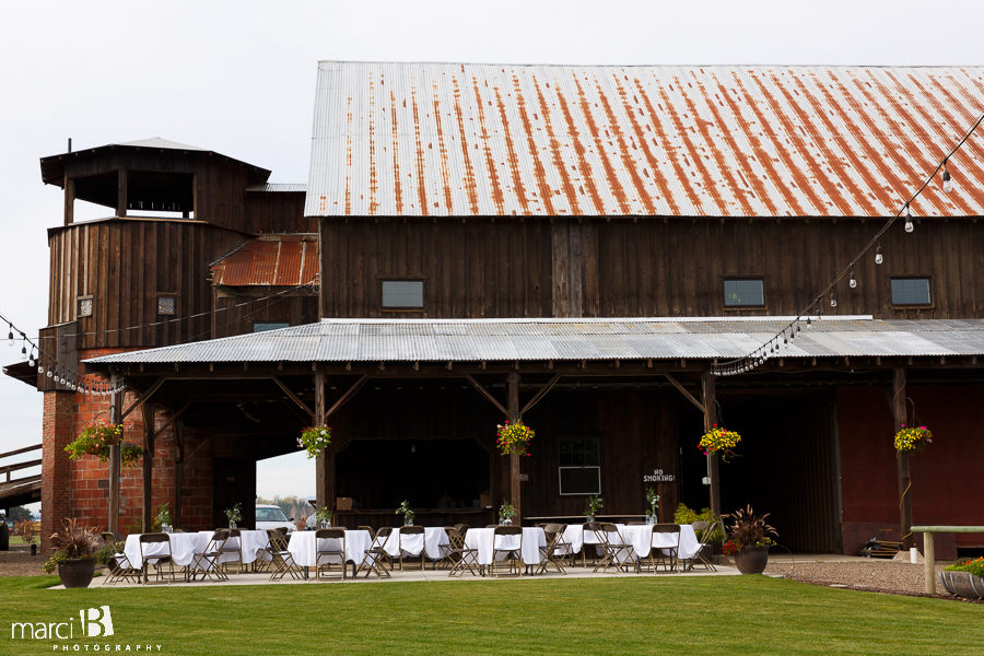 Corvallis wedding venue - Ohana Barn - wedding photography