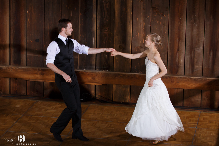 Corvallis wedding photography - first dance