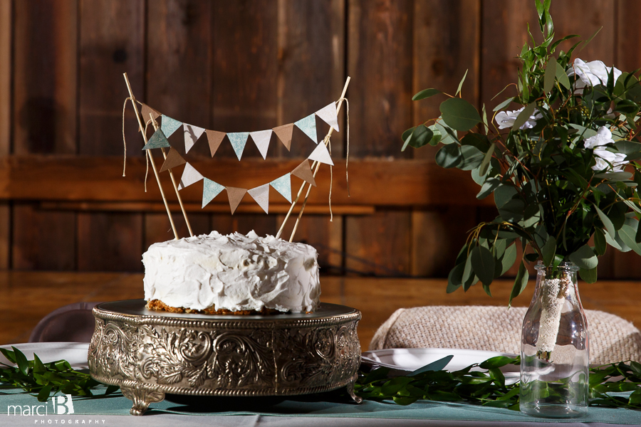 Corvallis wedding photography - detail shots - wedding cake