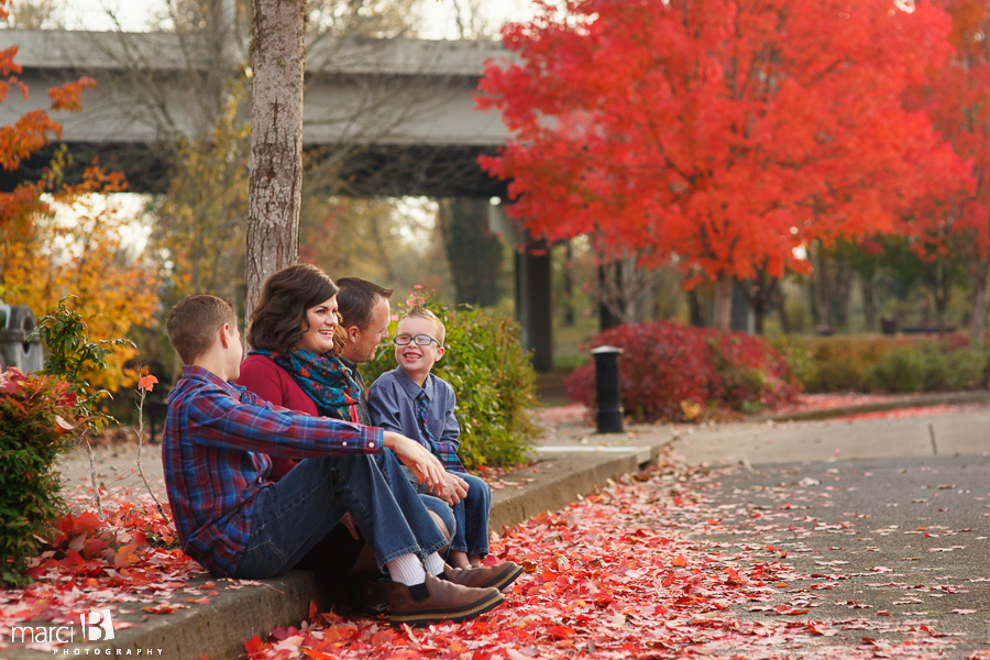 Family photos - fall colors - downtown Corvallis