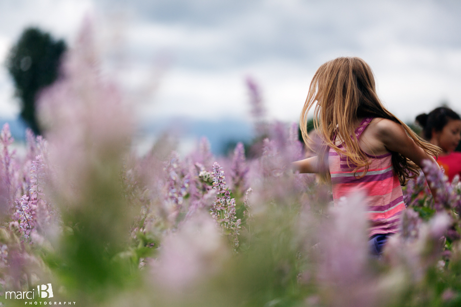 Running in a flower field - children's photos