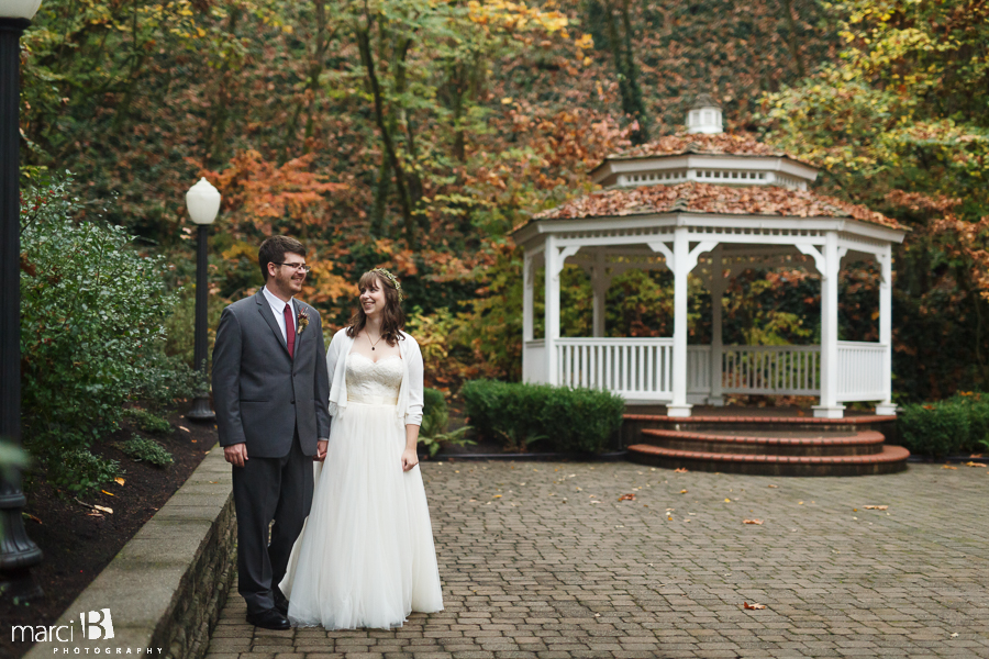Oregon wedding photographer - bride and groom portraits