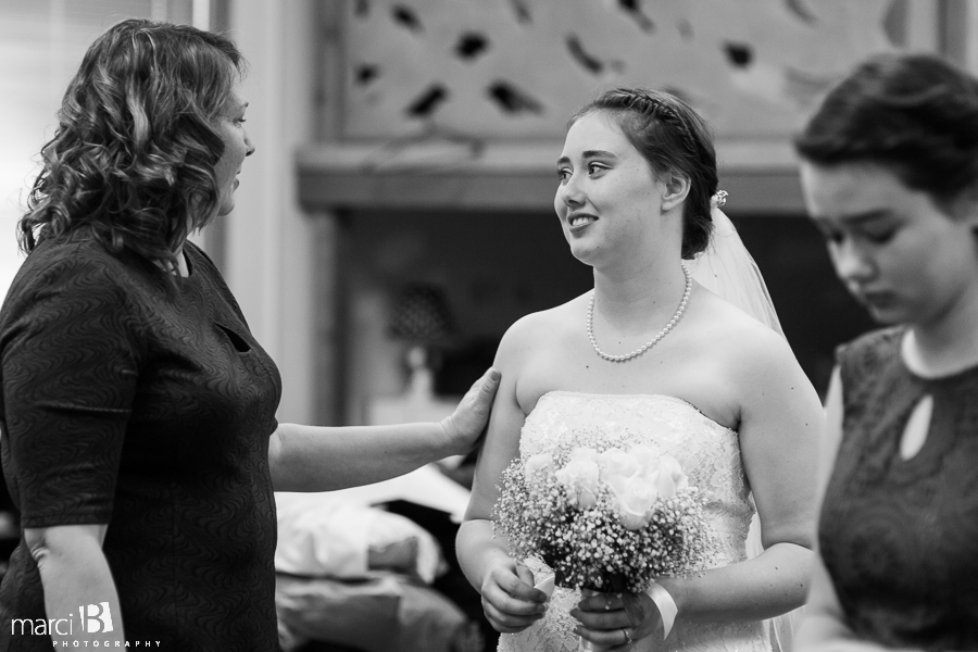 bride and mother photo - before the wedding