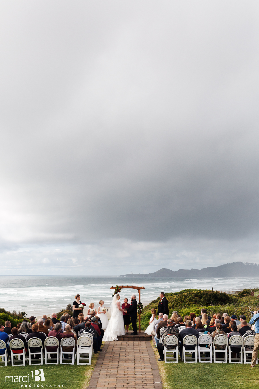 Newport wedding photography - Oregon wedding photographer - beach wedding - ceremony