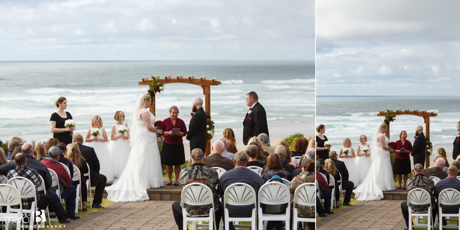 Newport wedding photography - Oregon wedding photographer - beach wedding - wedding ceremony