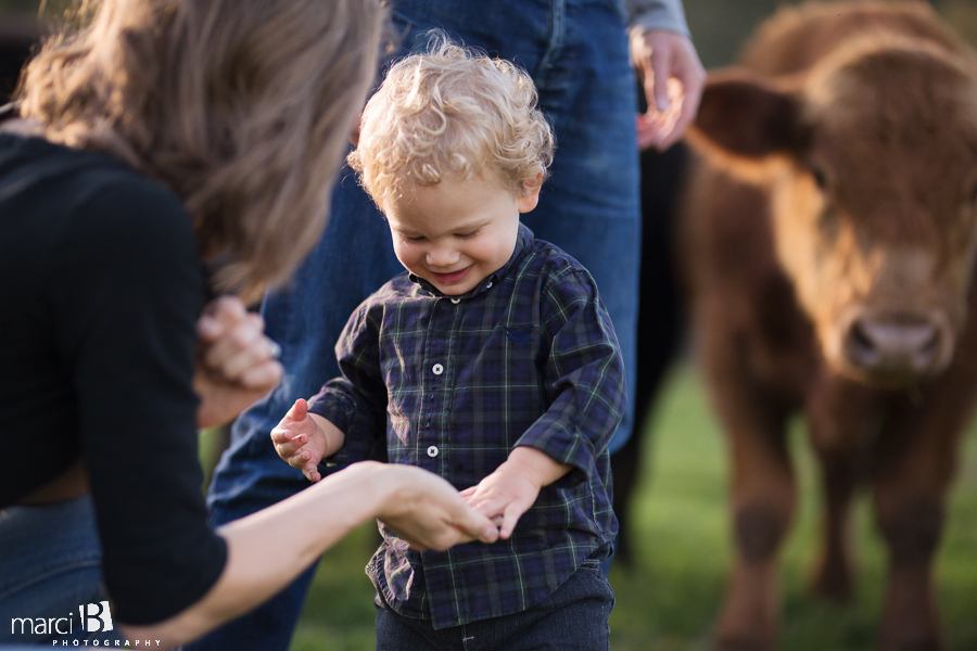 family photos - pictures on a farm - young family photos - Corvallis photographer - fall family portraits