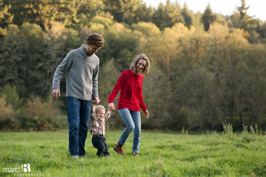 family photos - pictures on a farm - young family photos - Corvallis photographer - fall family portraits