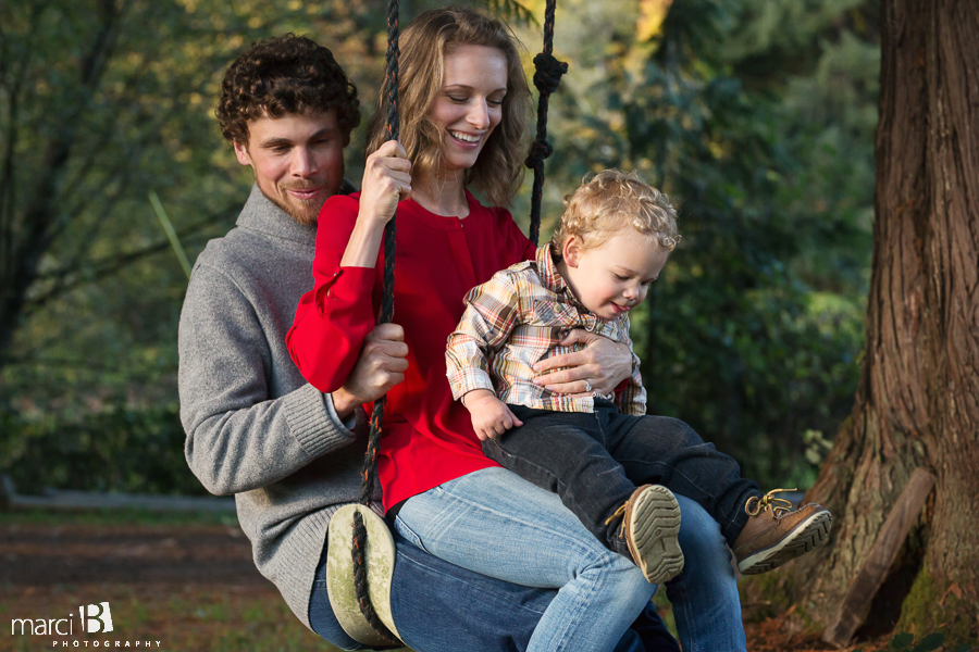 family photos - pictures on a farm - young family photos - Corvallis photographer - fall family portraits