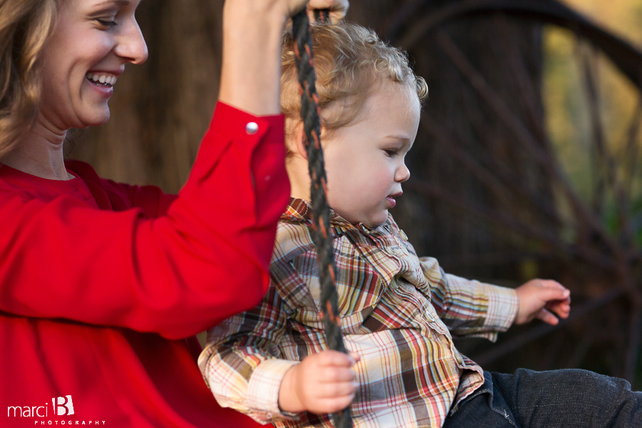 family photos - pictures on a farm - young family photos - Corvallis photographer - fall family portraits