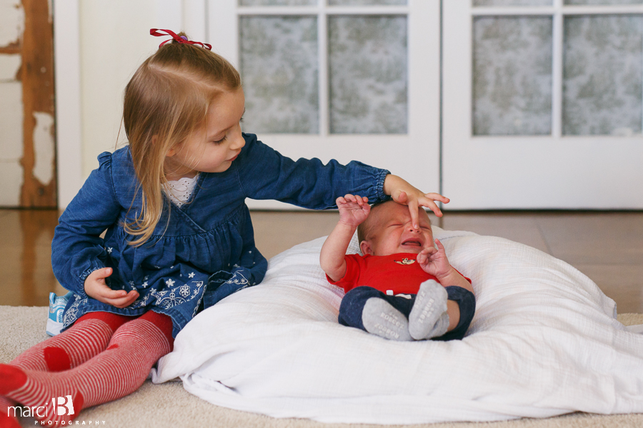 newborn photography - baby portraits - photos of newborn baby and siblings