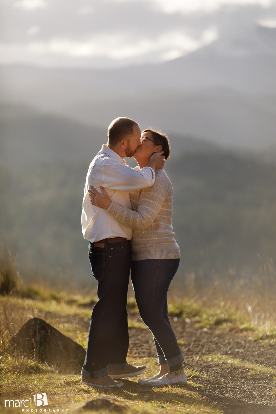 Corvallis engagement photos - Fitton Green - couple photos - engagement photographer - Corvallis photographer