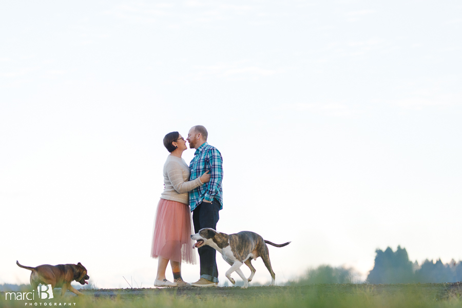 Corvallis engagement photos - Fitton Green - couple photos - engagement photographer - Corvallis photographer