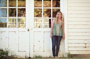 c26 horizontal3 Senior Portraits