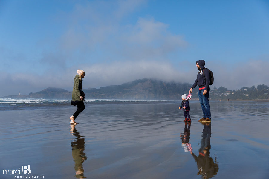 adventure photography - family photographer - oregon photos - nature and family pictures - adventure photography session - photos of family adventure - oregon vacation photographer - corvallis photographer - oregon coast range