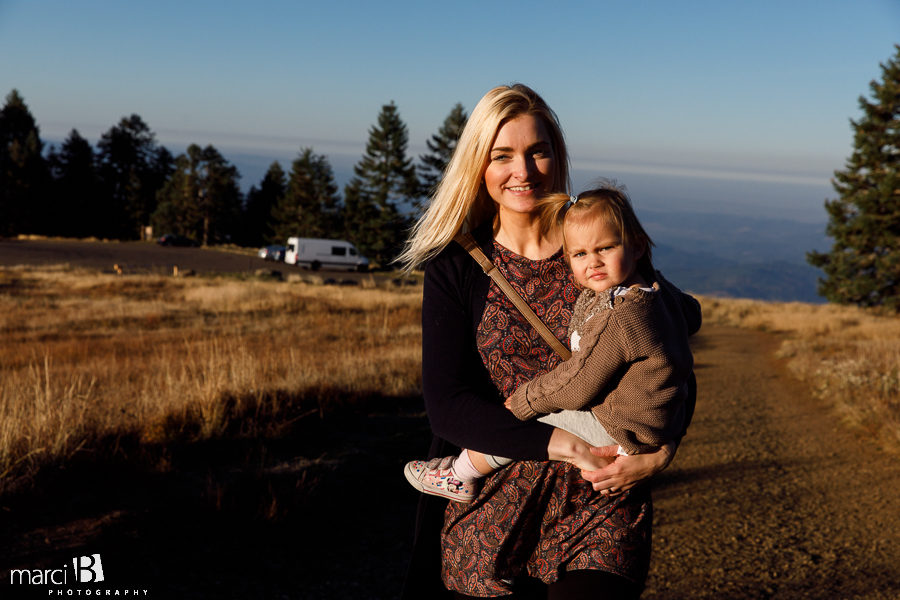 adventure photography - family photographer - oregon photos - nature and family pictures - adventure photography session - photos of family adventure - oregon vacation photographer - corvallis photographer - oregon coast range