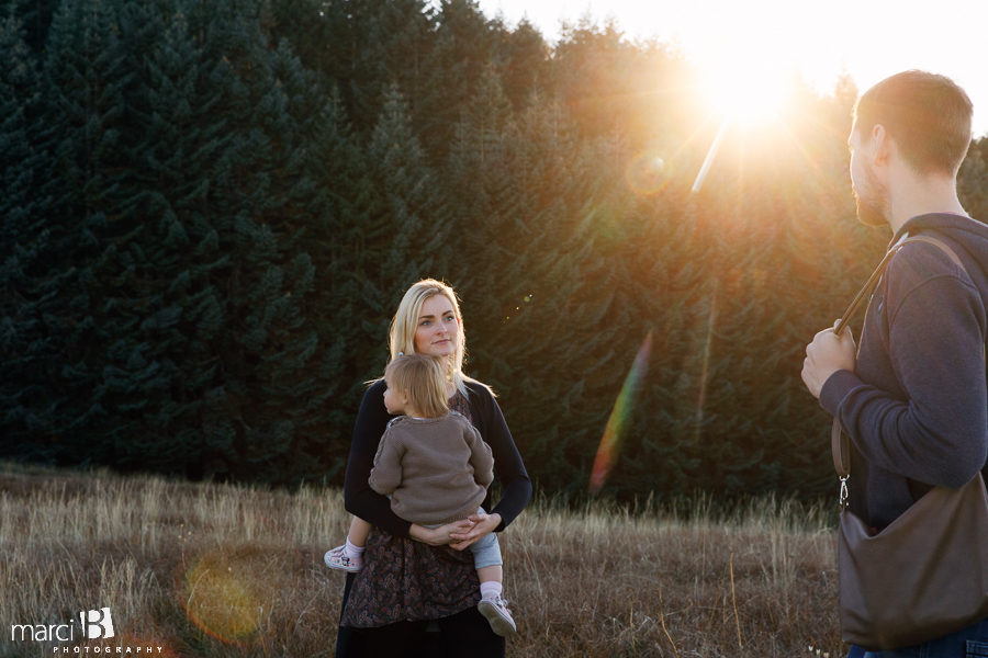 adventure photography - family photographer - oregon photos - nature and family pictures - adventure photography session - photos of family adventure - oregon vacation photographer - corvallis photographer - oregon coast range