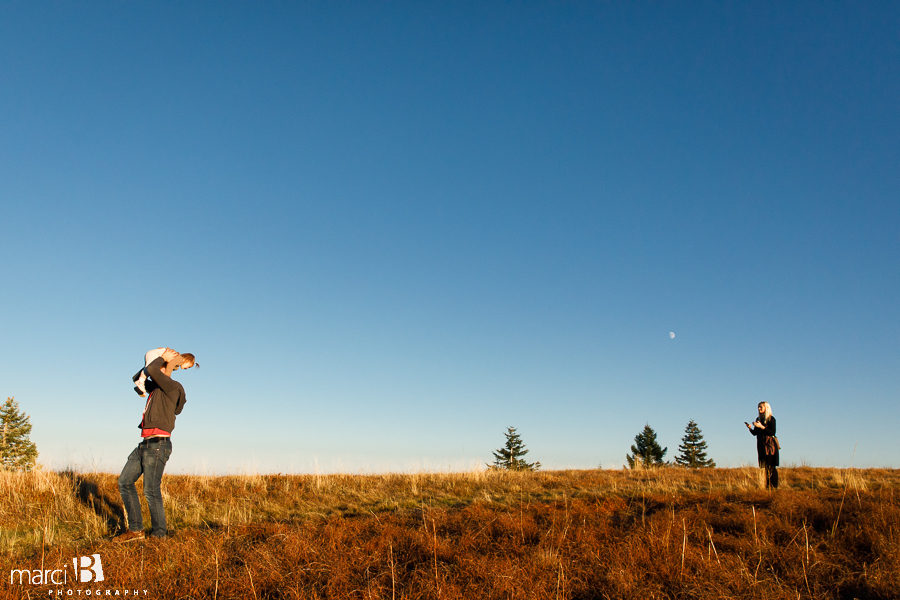 adventure photography - family photographer - oregon photos - nature and family pictures - adventure photography session - photos of family adventure - oregon vacation photographer - corvallis photographer - oregon coast range