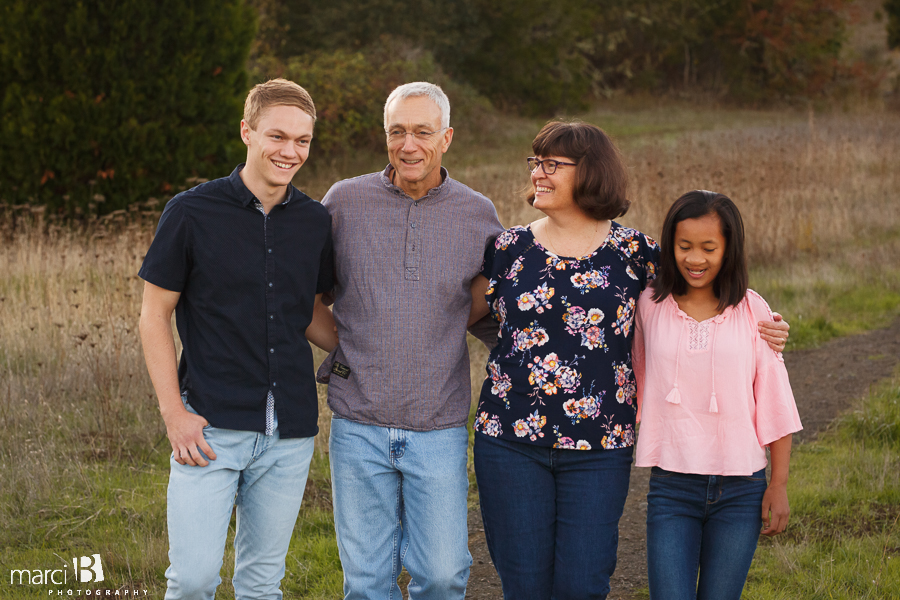 Graduate photos with family | Corvallis Photographer