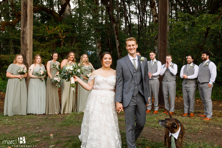 wedding party pictures in corvallis wedding