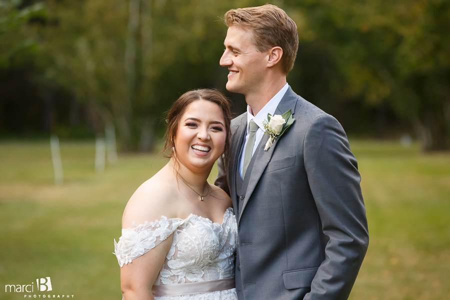 bride and groom photos in corvallis wedding