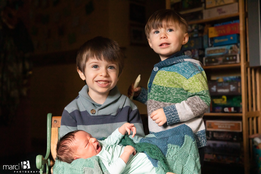 Newborn Photos With Family | Albany Photography