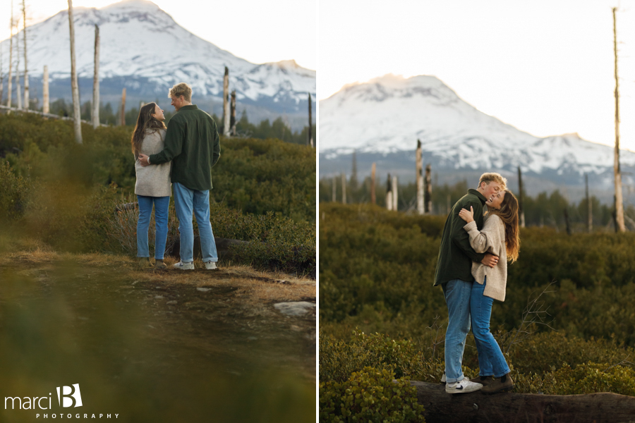 Oregon Engagement Photographer